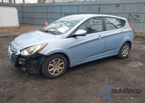 2013 Hyundai Accent Gs z USA, uszkodzony, nr VIN KMHCT5AEXDU088660